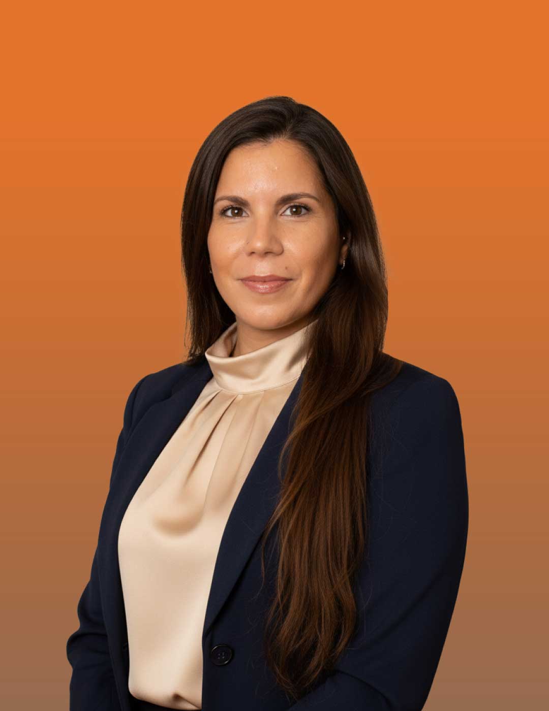 Abogada Daniela Roubik posando a cámara