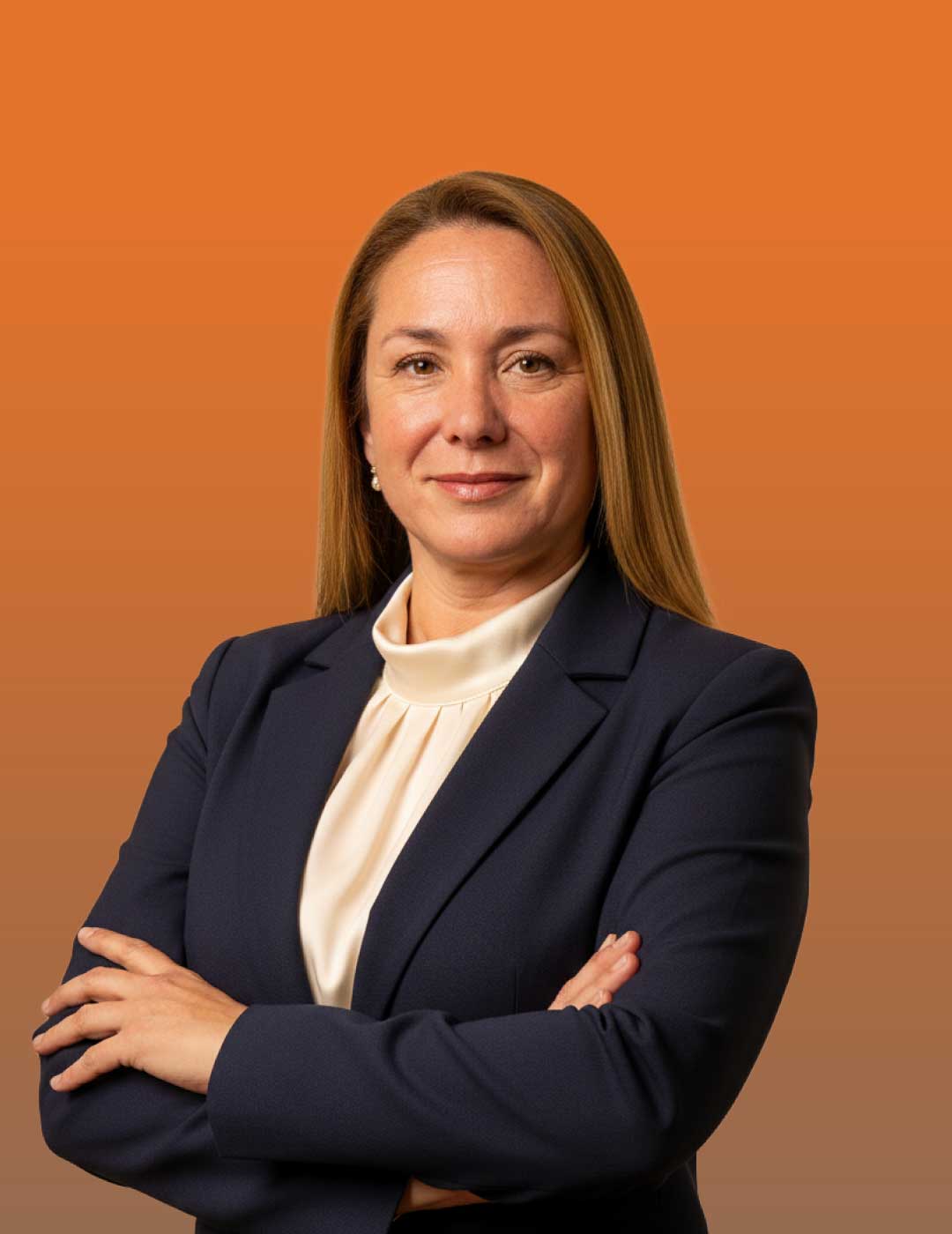 Lorena Rodriguez encargada de Administración y Finanzas posando a cámara