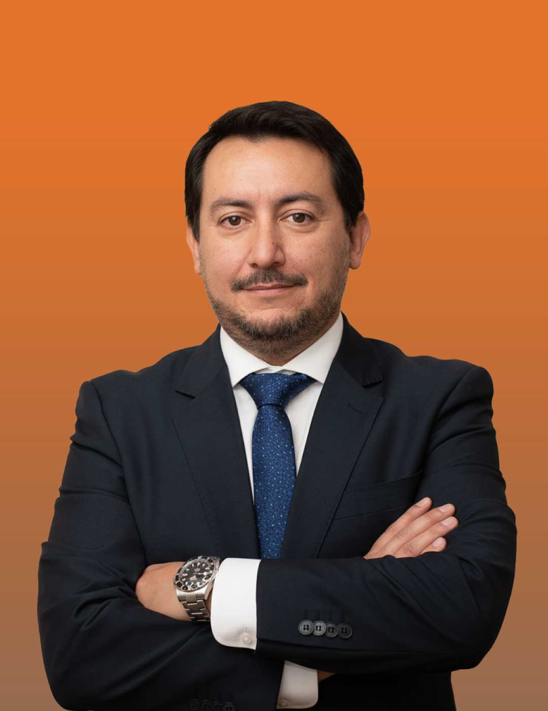 Vicente Andrade posando a cámara